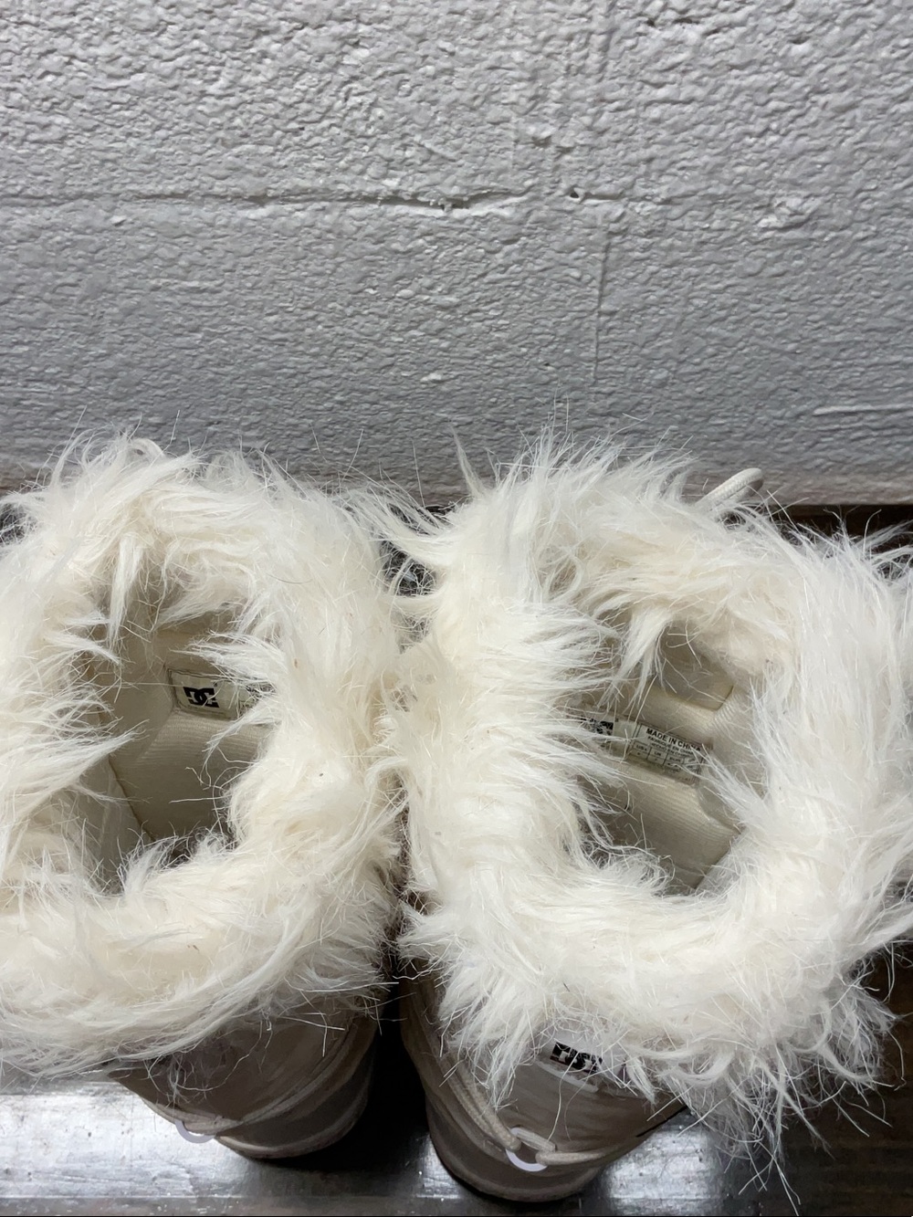 Vintage DC Chalet 2.0 SE Fur Rhinestone Logo Snow Boots Sz 9 Y2K White - Picture 10 of 14